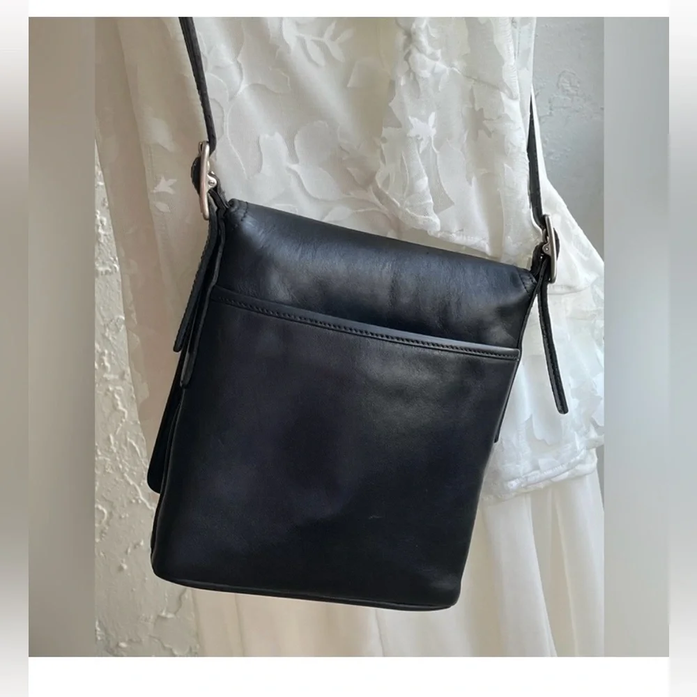 VINTAGE COACH Y2K LEGACY BLACK LUXURY SMALL LEATHER CROSSBODY FLAP 9…